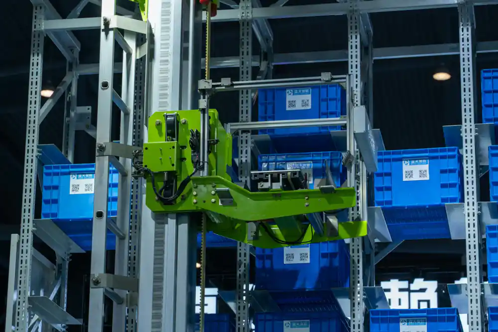 Automated feed distribution system