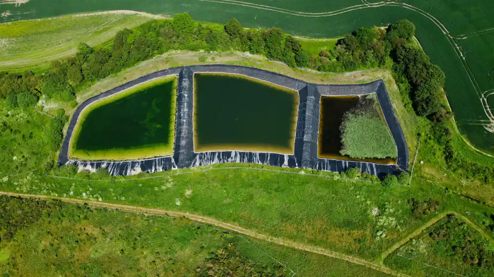 Installation of HDPE pond liner